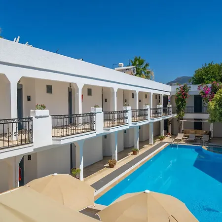 Hotel Halikarya & Restaurant
