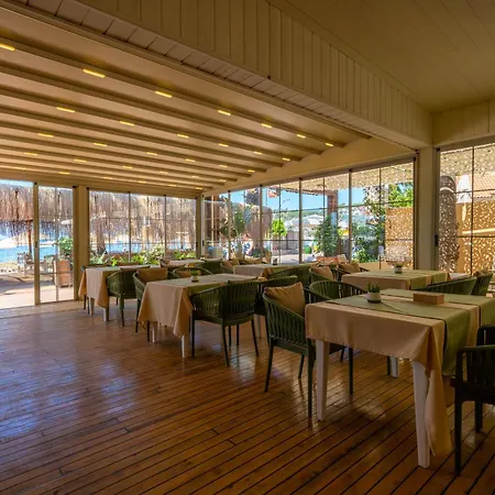 Hotel Halikarya & Restaurant *
