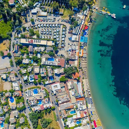 Halikarya & Restaurant Hotel