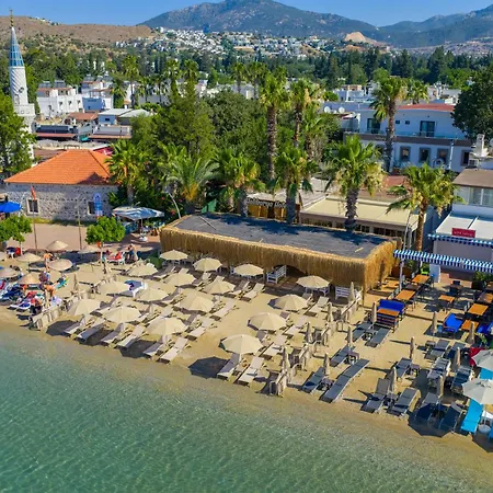 Hotel Halikarya & Restaurant